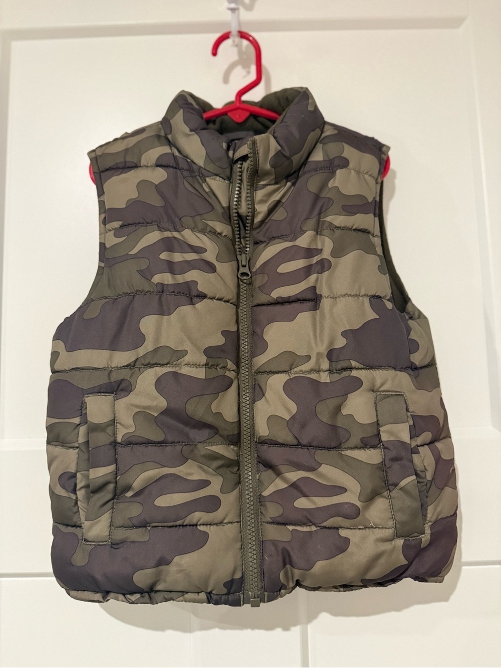 Crazy 8 Camo Puffer Vest in Olive & Dark Green